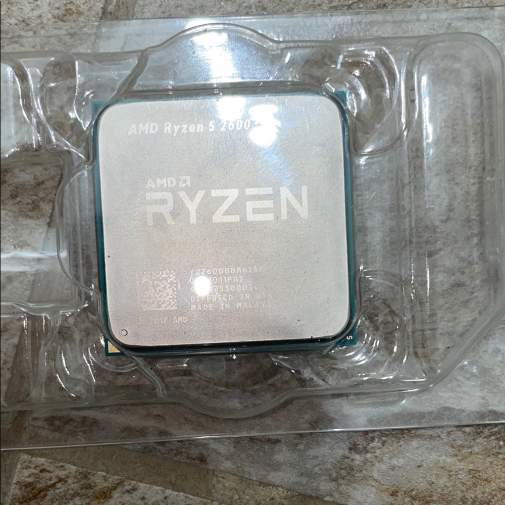 Amd reyzen  26000 cpu open box cpu only